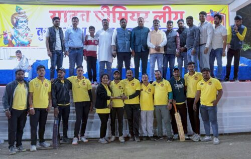 यादव प्रीमियर लीग का शानदार सीजन 1 का शानदार छाटवा दिन का पहला मैच कृष्ण 11 बनाम संकटमोचन 11 के मध्य खेला गया