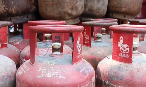 पश्चिम एशिया तनाव का असर एलपीजी सिलेंडर महंगे पेट्रोल-डीजल की कीमतें भी बढ़ने की आशंका