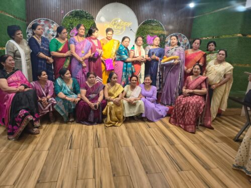 ब्रह्म वनिताएं परसू सेना की बहनों ने की बैठक एवं सम्मान समारोह