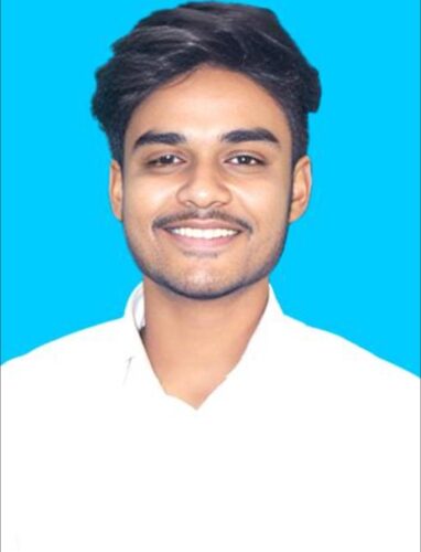 बारहवीं का सीबीएसई का परीक्षा परिणाम घोषितजिसमें अक्षत तिवारी ने 81/% प्राप्त किए