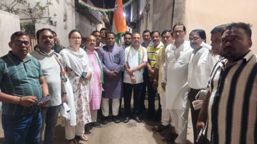 नगर निगम के उपचुनाव में संजय गांधी नगर तारबहार वार्ड क्रमांक 29 से कांग्रेस प्रत्याशी आजम जी को विजय दिलाने कांग्रेसी नेता जनता के बीच जाकर आशीर्वाद